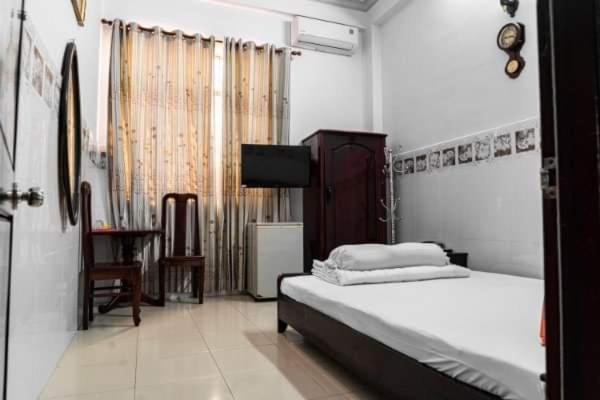 Khach San Tu Anh Hotel Ha Tien Bagian luar foto