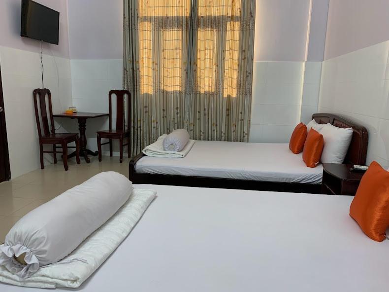 Khach San Tu Anh Hotel Ha Tien Bagian luar foto