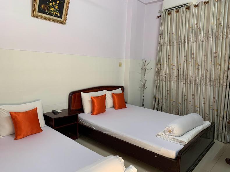 Khach San Tu Anh Hotel Ha Tien Bagian luar foto