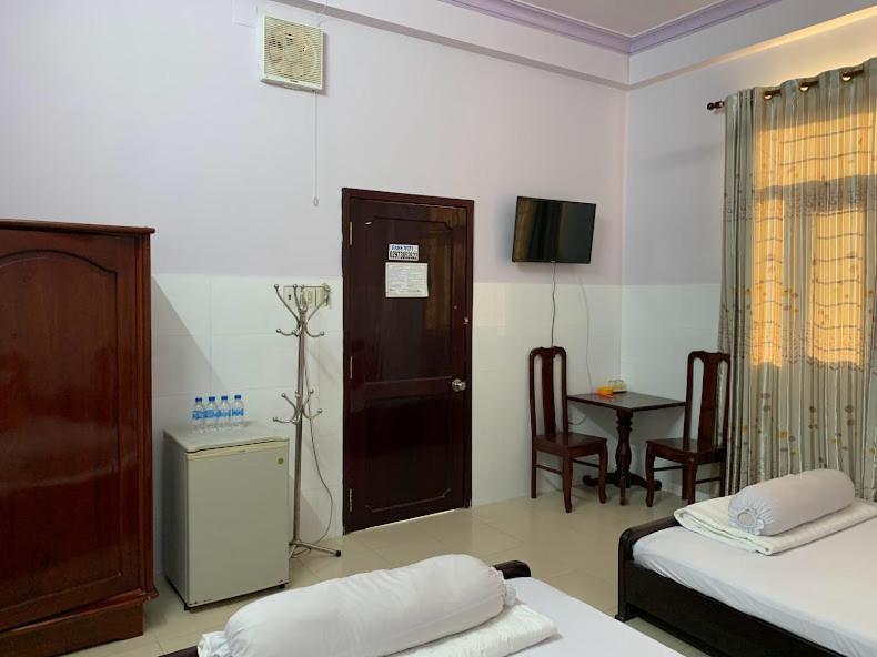 Khach San Tu Anh Hotel Ha Tien Bagian luar foto